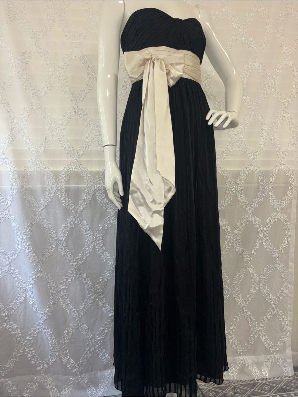 RARE FIND vintage BCBGMaxAzria Black Strapless Maxi Dress with Ivory Sash